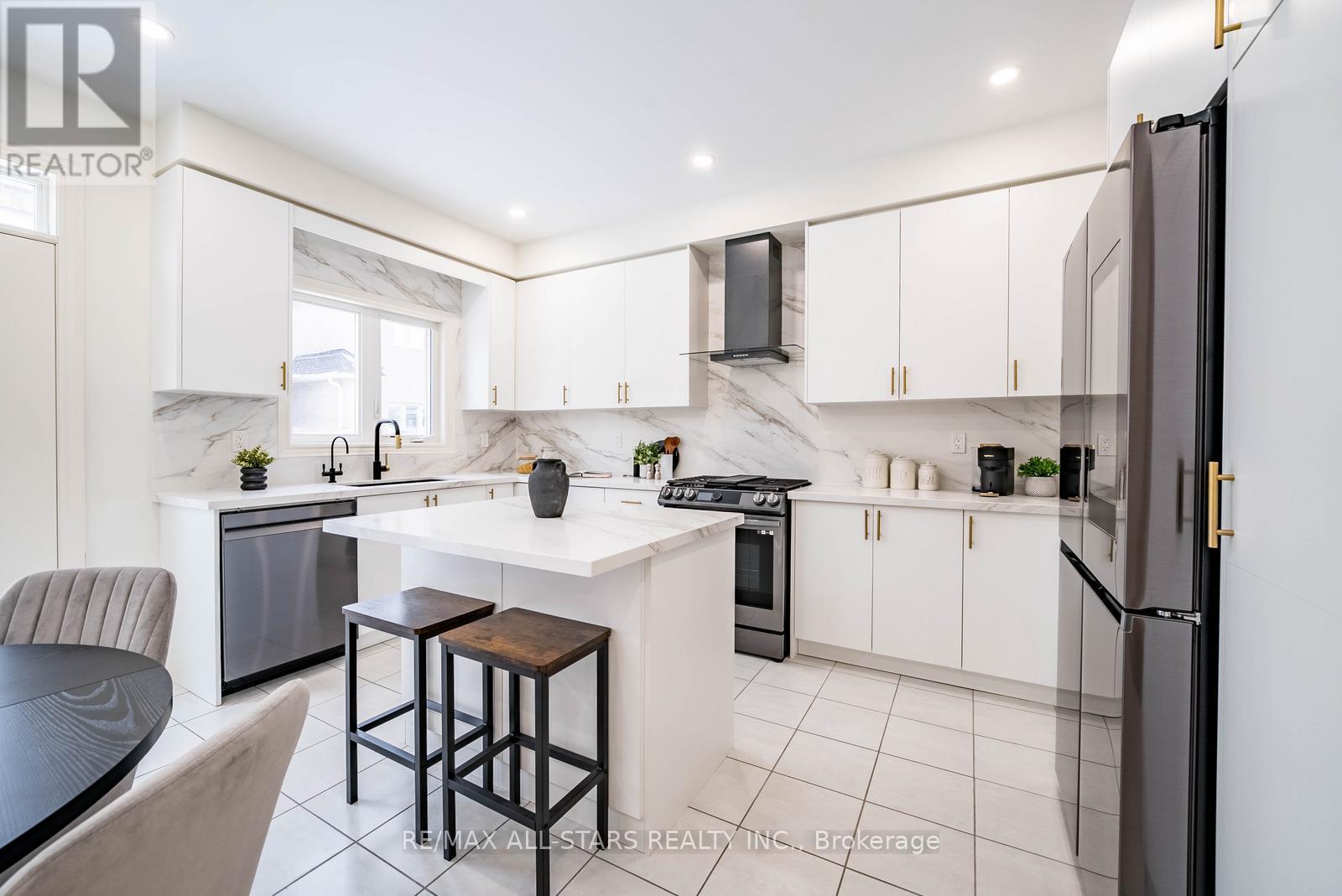 214 Fallharvest Way, Whitchurch-Stouffville, Ontario  L4A 5C2 - Photo 13 - N13000738