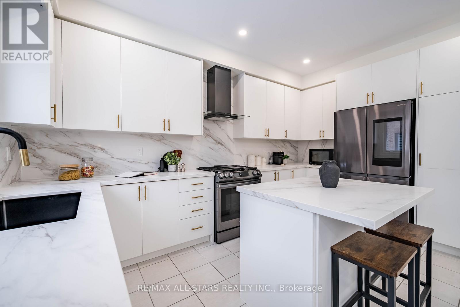 214 Fallharvest Way, Whitchurch-Stouffville, Ontario  L4A 5C2 - Photo 15 - N13000738