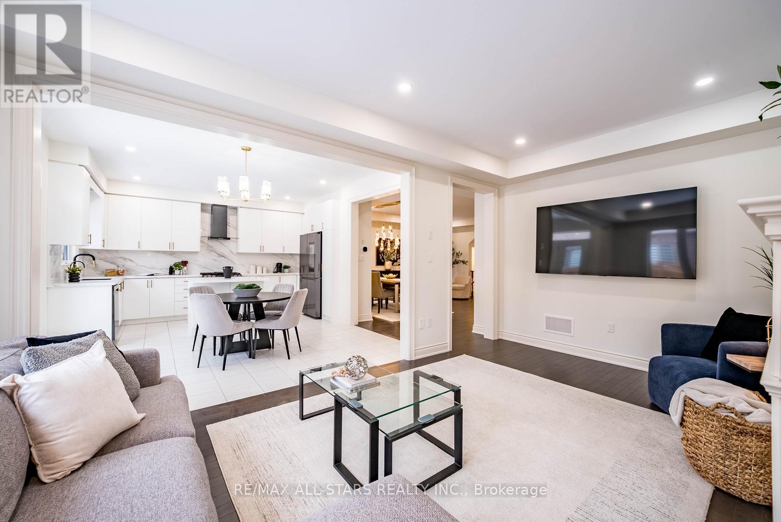 214 Fallharvest Way, Whitchurch-Stouffville, Ontario  L4A 5C2 - Photo 22 - N13000738