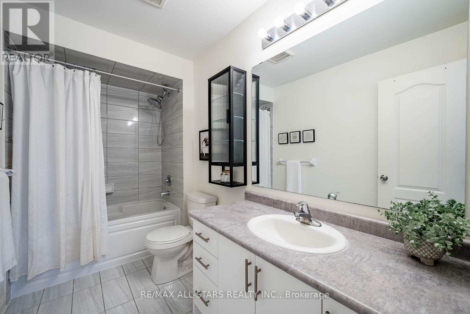 214 Fallharvest Way, Whitchurch-Stouffville, Ontario  L4A 5C2 - Photo 31 - N13000738