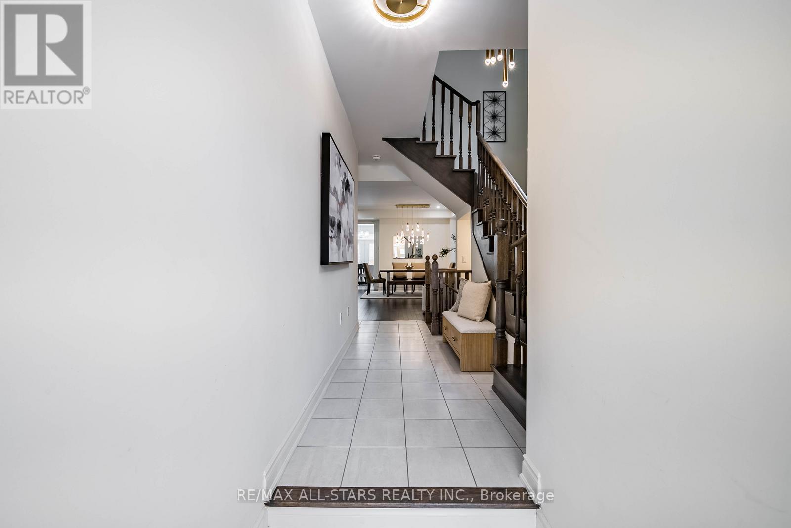 214 Fallharvest Way, Whitchurch-Stouffville, Ontario  L4A 5C2 - Photo 5 - N13000738