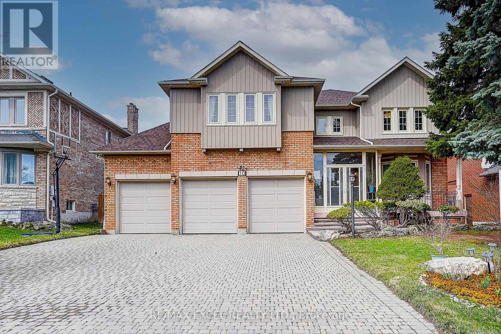 10 BROOKSHILL CRESCENT, Richmond Hill, Ontario