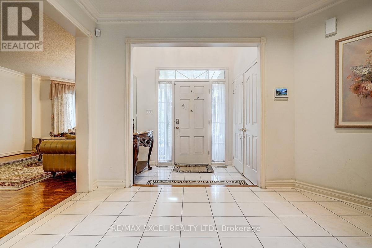 10 Brookshill Crescent, Richmond Hill, Ontario  L4B 3J1 - Photo 10 - N13000750