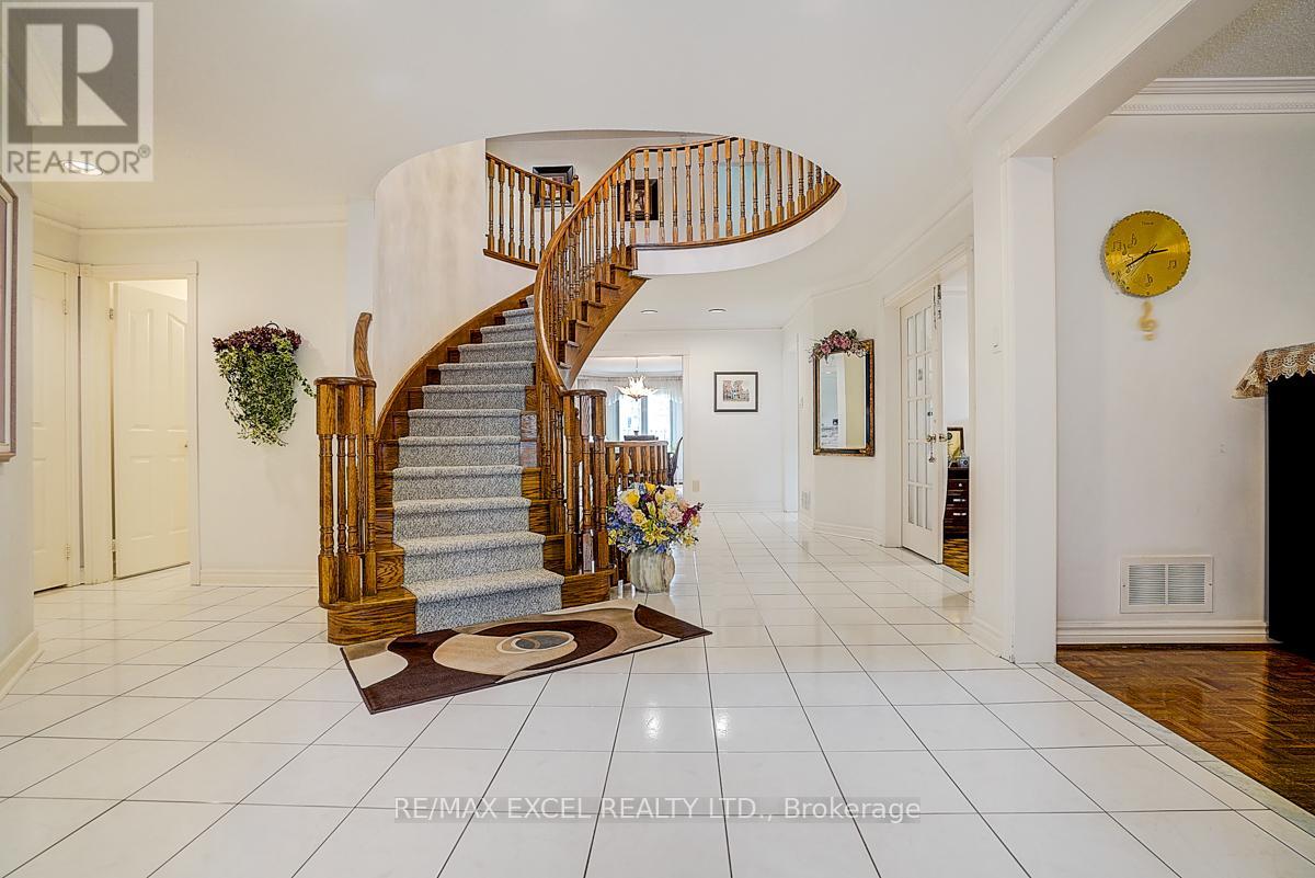 10 Brookshill Crescent, Richmond Hill, Ontario  L4B 3J1 - Photo 11 - N13000750