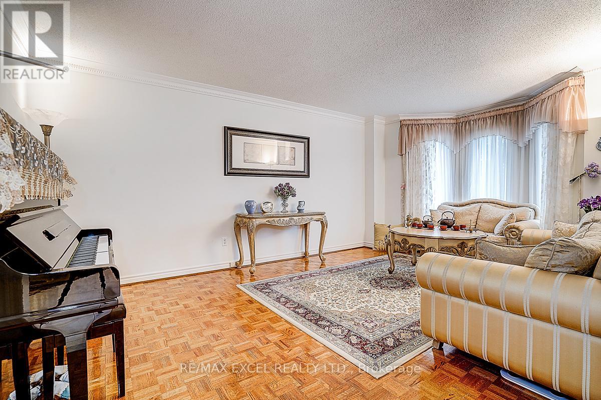 10 Brookshill Crescent, Richmond Hill, Ontario  L4B 3J1 - Photo 12 - N13000750