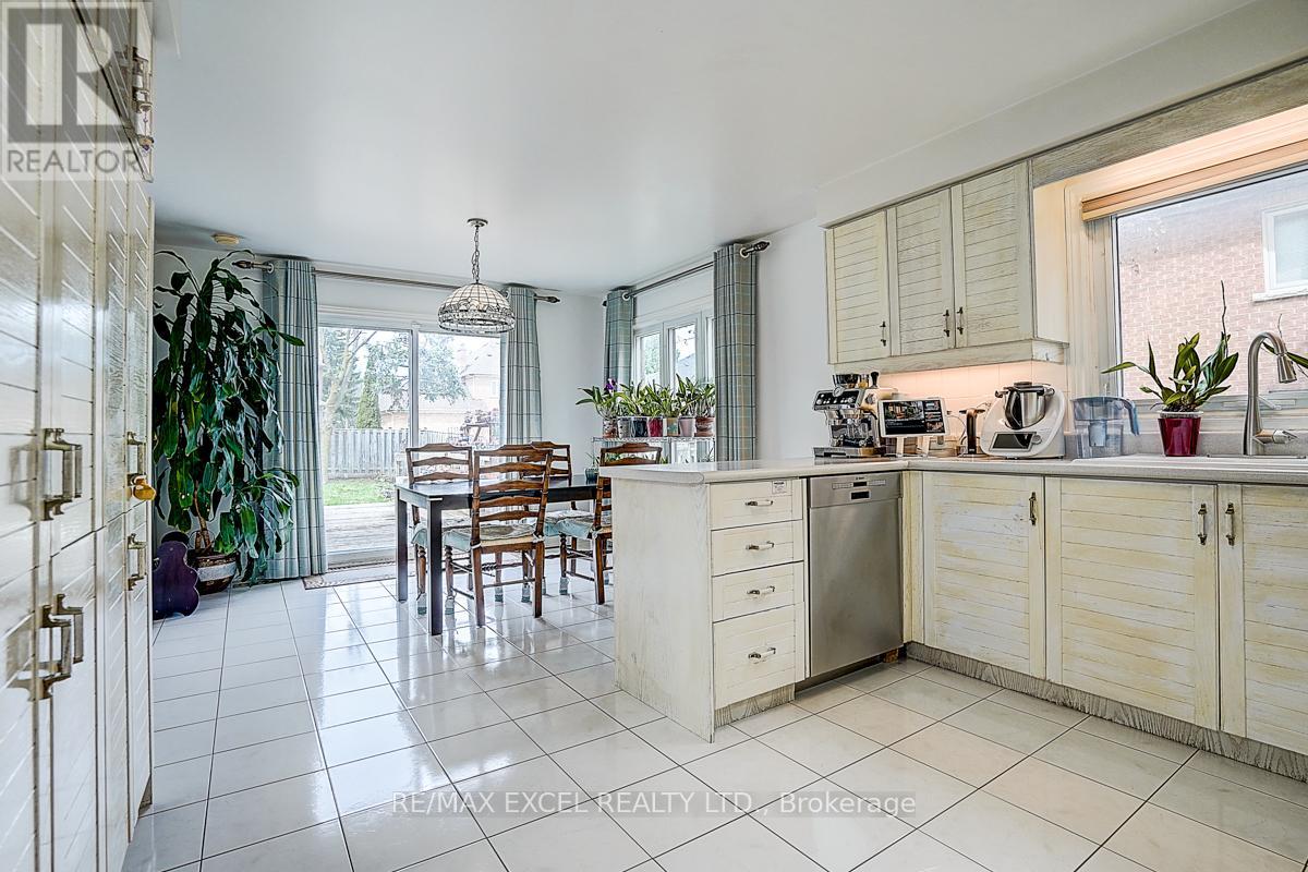 10 Brookshill Crescent, Richmond Hill, Ontario  L4B 3J1 - Photo 16 - N13000750