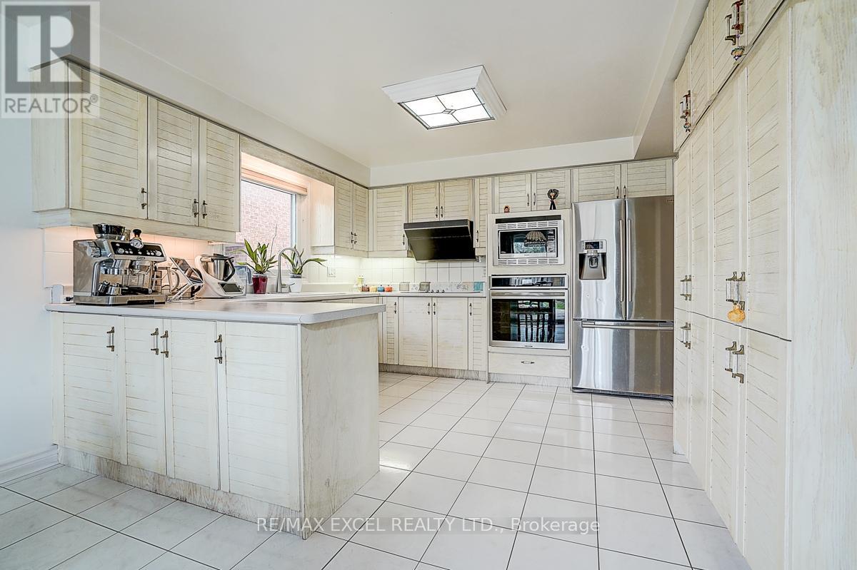 10 Brookshill Crescent, Richmond Hill, Ontario  L4B 3J1 - Photo 17 - N13000750