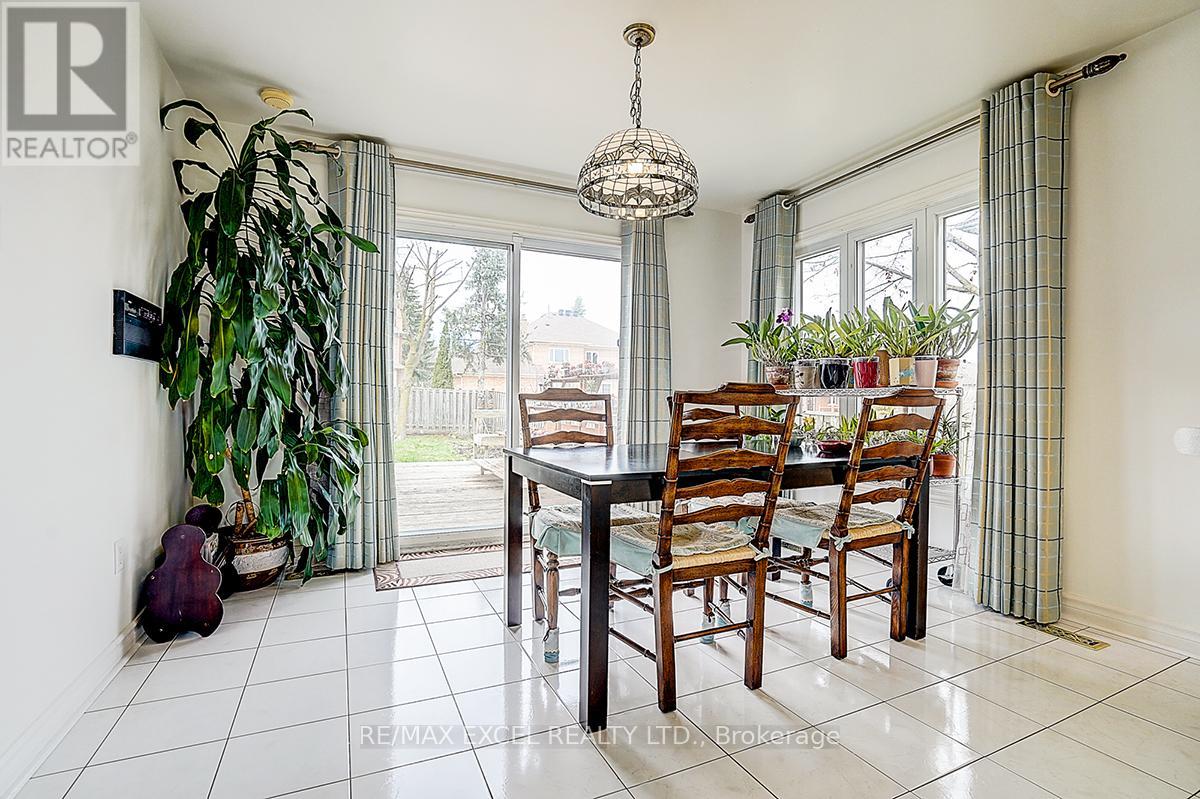 10 Brookshill Crescent, Richmond Hill, Ontario  L4B 3J1 - Photo 18 - N13000750