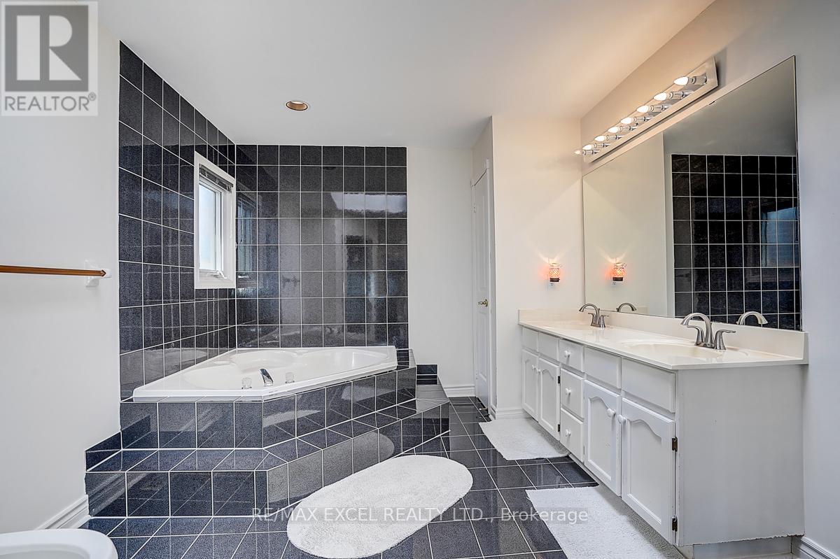 10 Brookshill Crescent, Richmond Hill, Ontario  L4B 3J1 - Photo 30 - N13000750