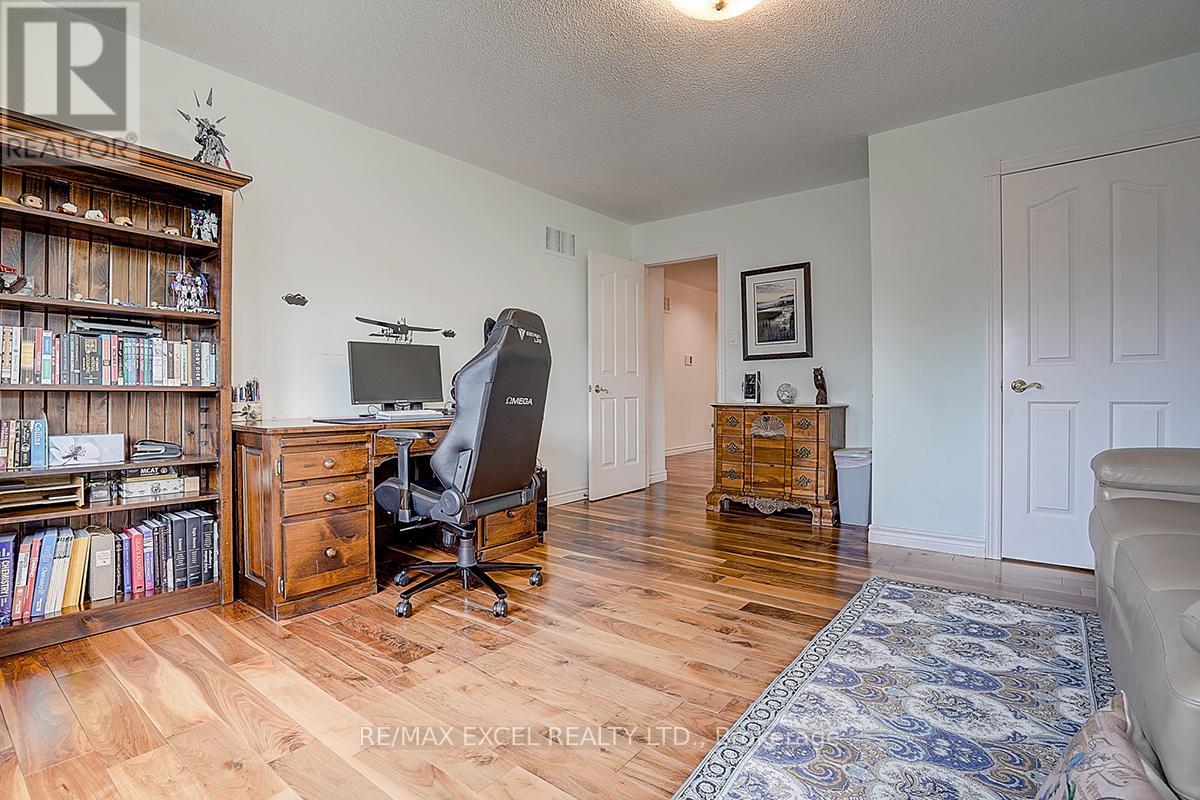 10 Brookshill Crescent, Richmond Hill, Ontario  L4B 3J1 - Photo 37 - N13000750