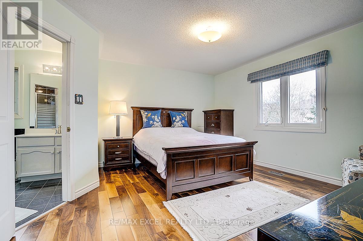 10 Brookshill Crescent, Richmond Hill, Ontario  L4B 3J1 - Photo 38 - N13000750