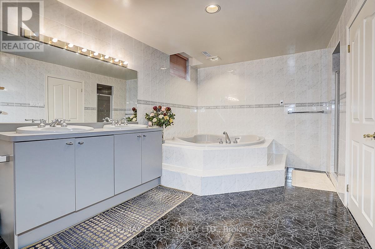 10 Brookshill Crescent, Richmond Hill, Ontario  L4B 3J1 - Photo 46 - N13000750