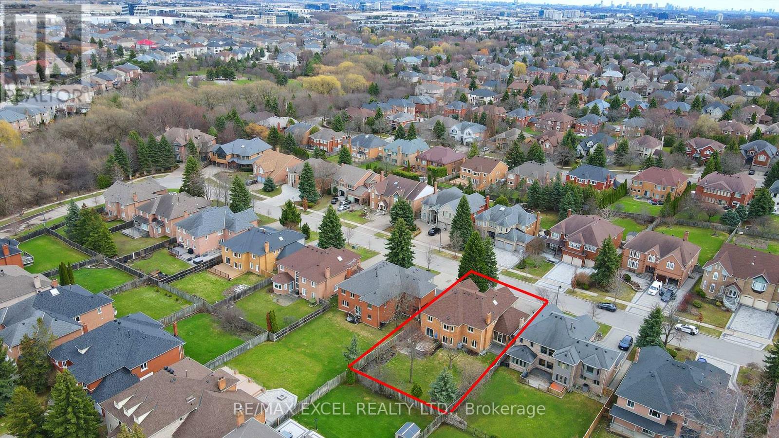 10 Brookshill Crescent, Richmond Hill, Ontario  L4B 3J1 - Photo 6 - N13000750