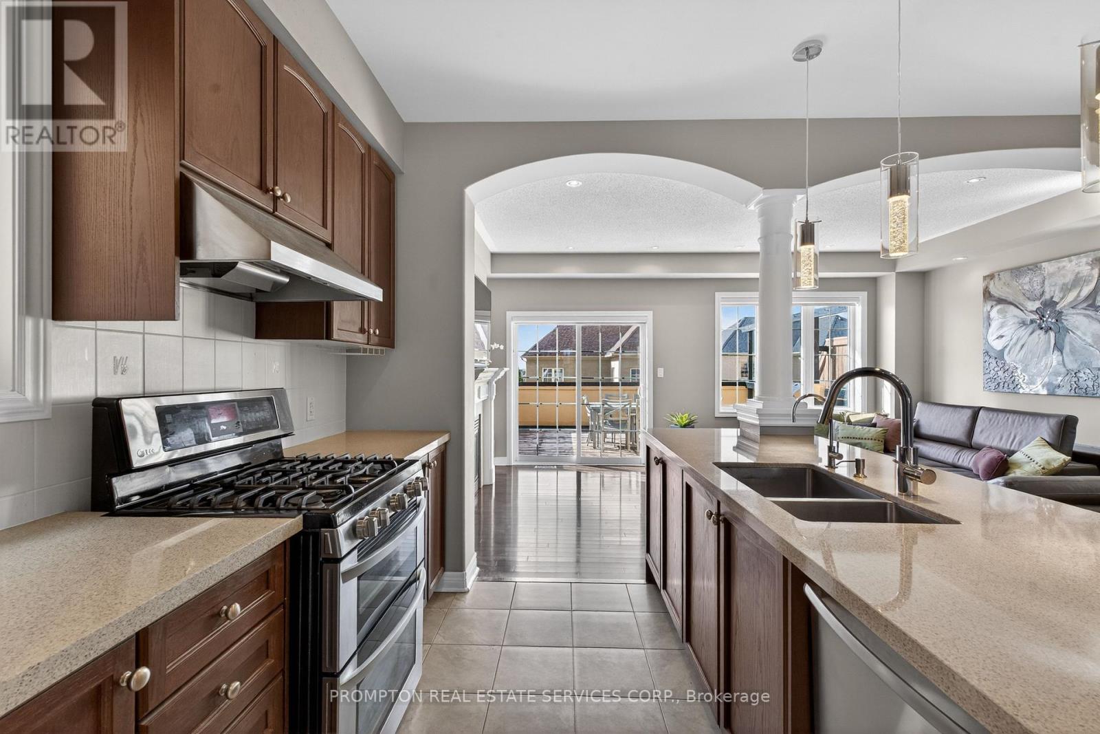 15 Donald Buttress Boulevard E, Markham, Ontario  L6C 0J8 - Photo 8 - N13000786