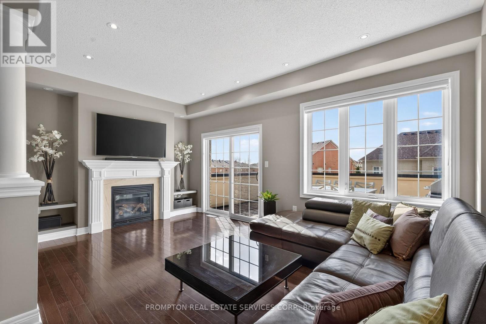 15 Donald Buttress Boulevard E, Markham, Ontario  L6C 0J8 - Photo 9 - N13000786