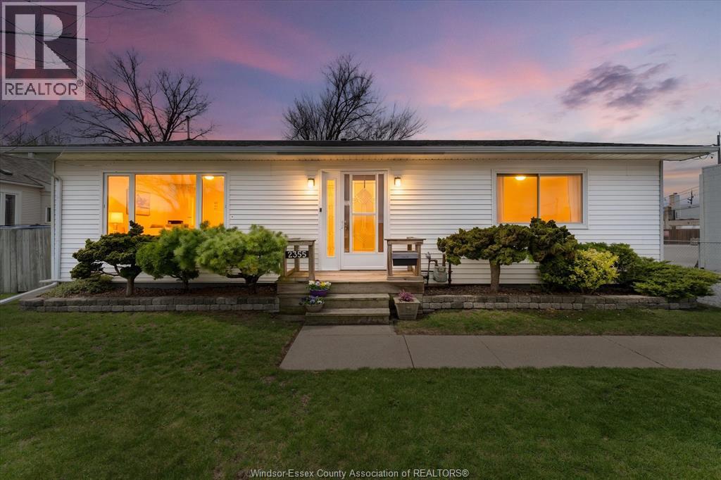 2355 PILLETTE, Windsor, Ontario