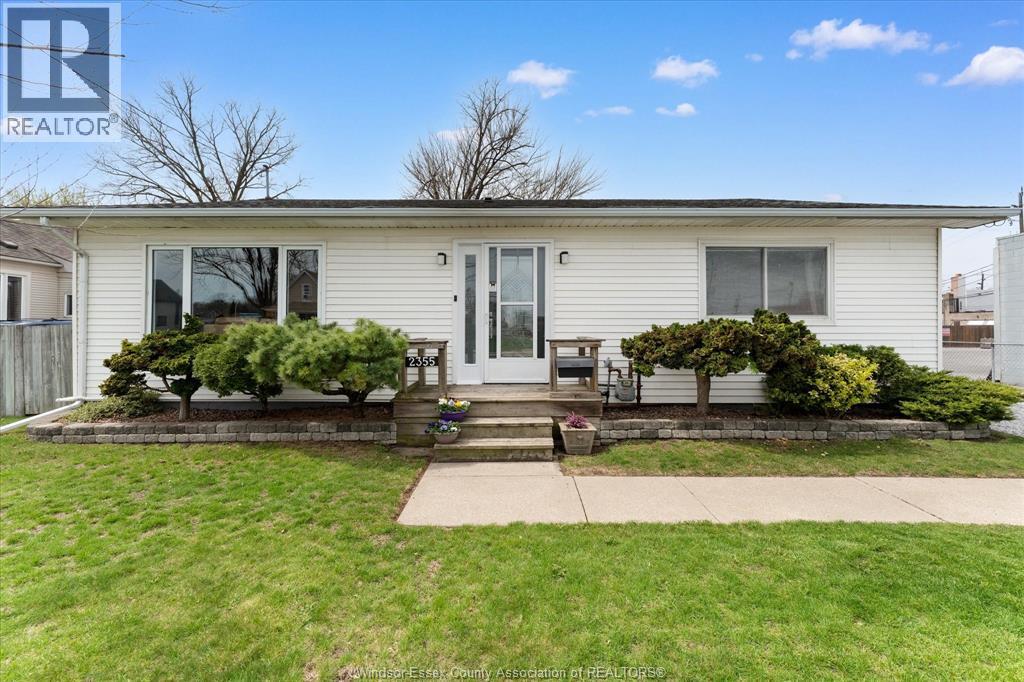 2355 Pillette, Windsor, Ontario  N8T 1P7 - Photo 3 - 26008197