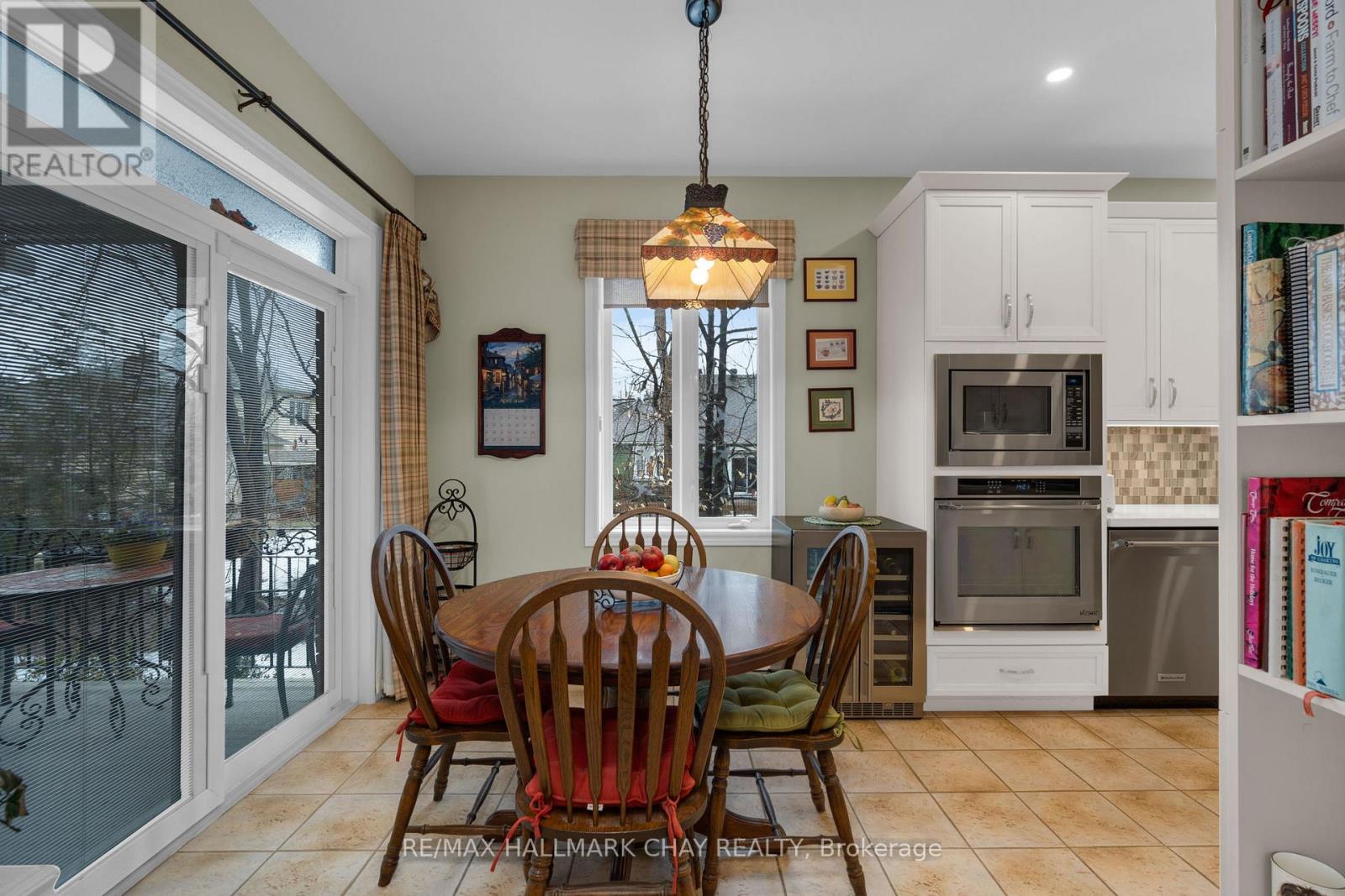 6 Oakmont Avenue, Oro-Medonte, Ontario  L0L 2L0 - Photo 10 - S13000788