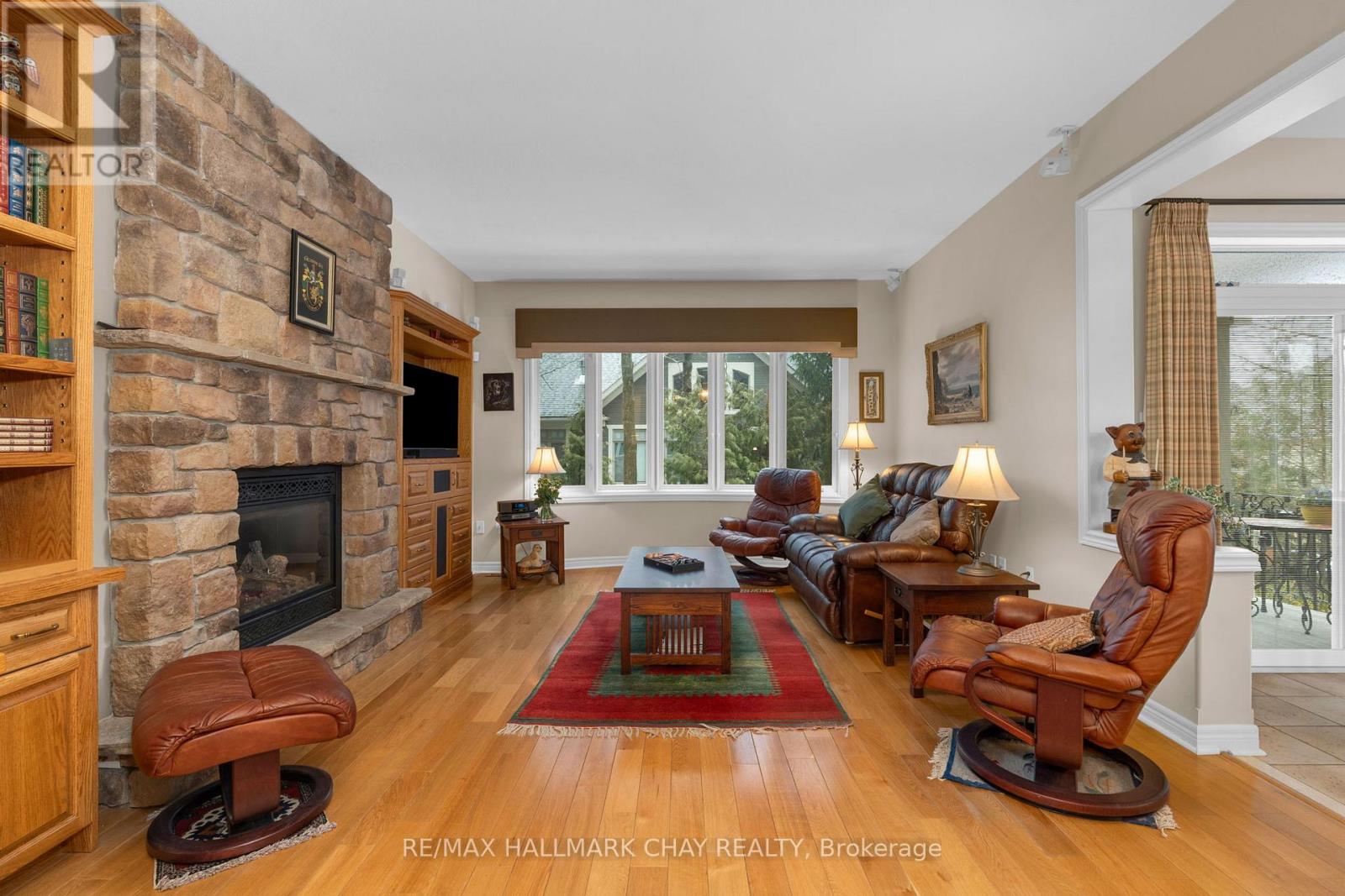 6 Oakmont Avenue, Oro-Medonte, Ontario  L0L 2L0 - Photo 11 - S13000788