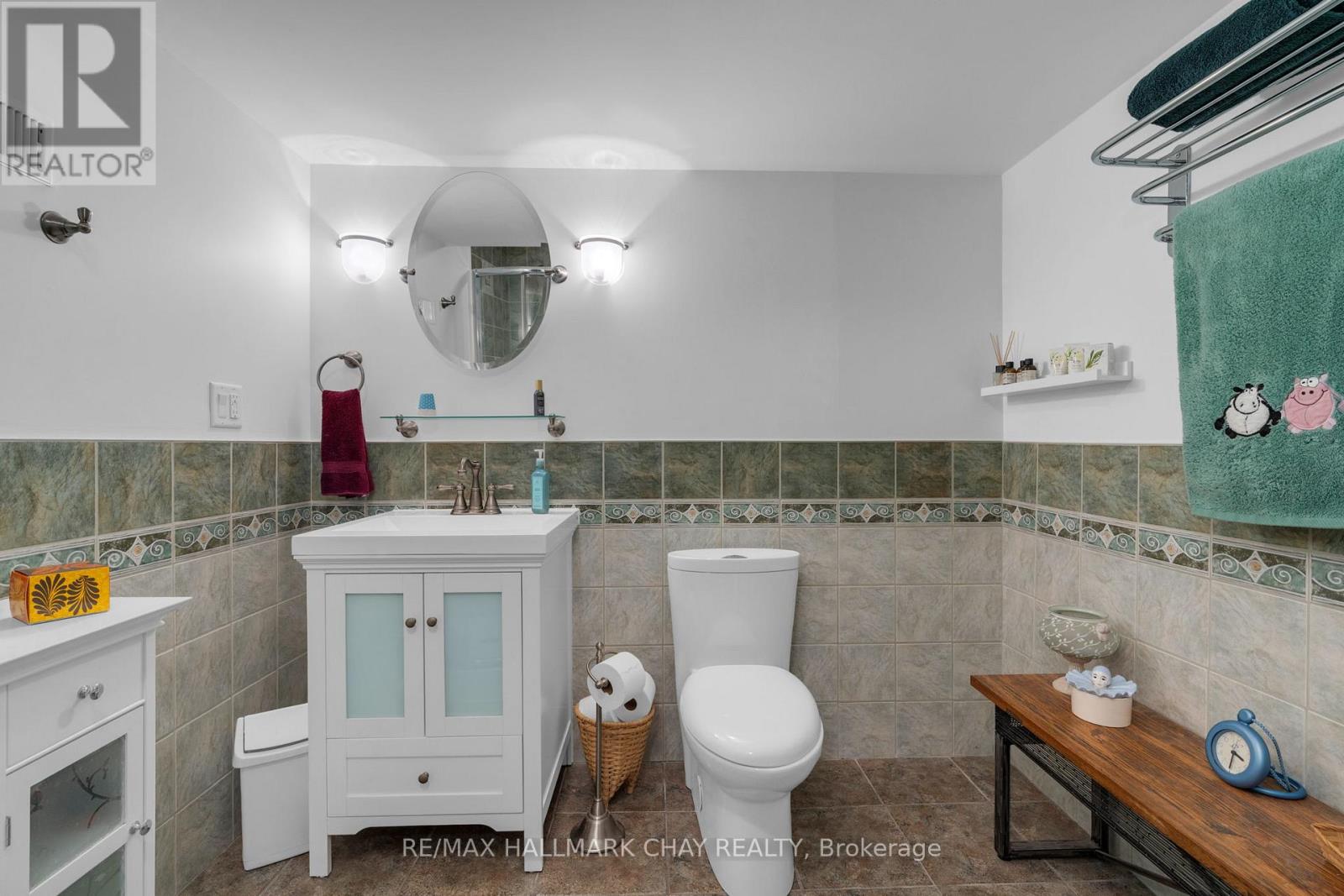 6 Oakmont Avenue, Oro-Medonte, Ontario  L0L 2L0 - Photo 21 - S13000788