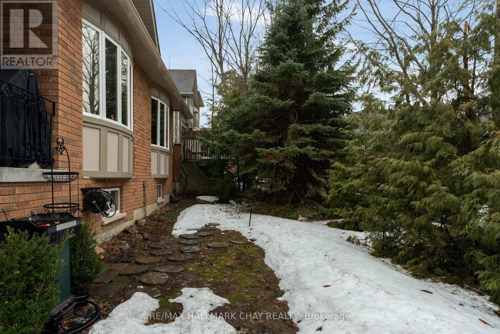 6 Oakmont Avenue, Oro-Medonte, Ontario  L0L 2L0 - Photo 25 - S13000788