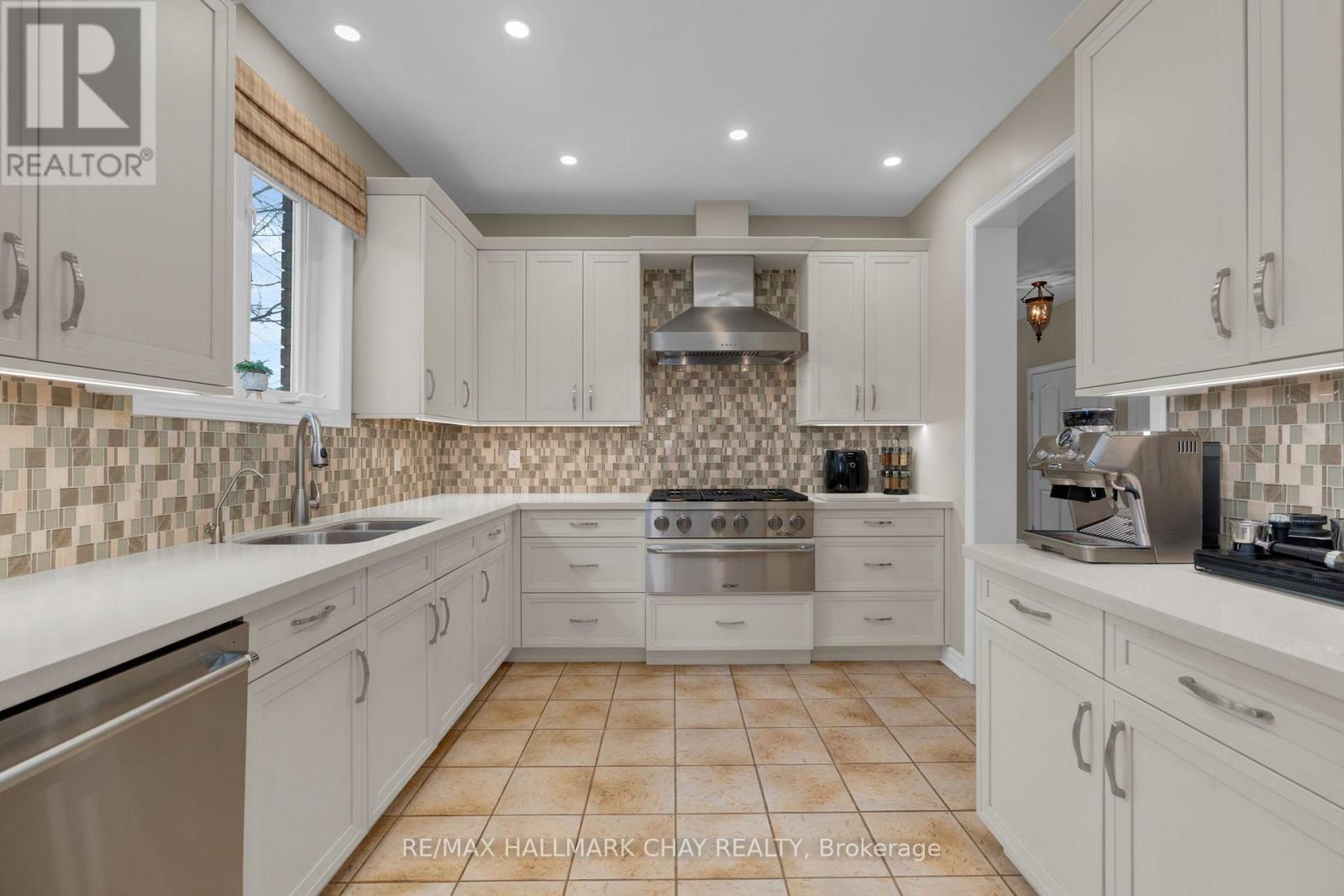 6 Oakmont Avenue, Oro-Medonte, Ontario  L0L 2L0 - Photo 8 - S13000788