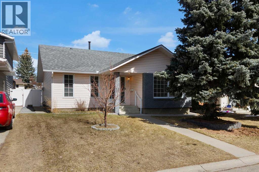 11 Woodfield Crescent Sw, Calgary, Alberta  T2W 3W2 - Photo 1 - A2297551