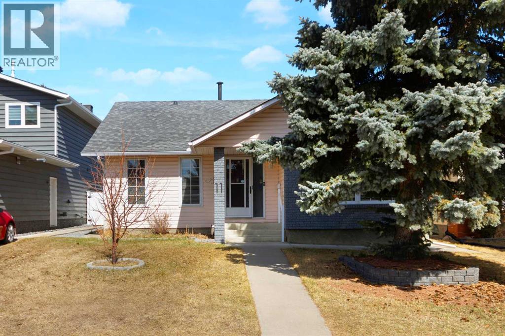 11 Woodfield Crescent Sw, Calgary, Alberta  T2W 3W2 - Photo 2 - A2297551