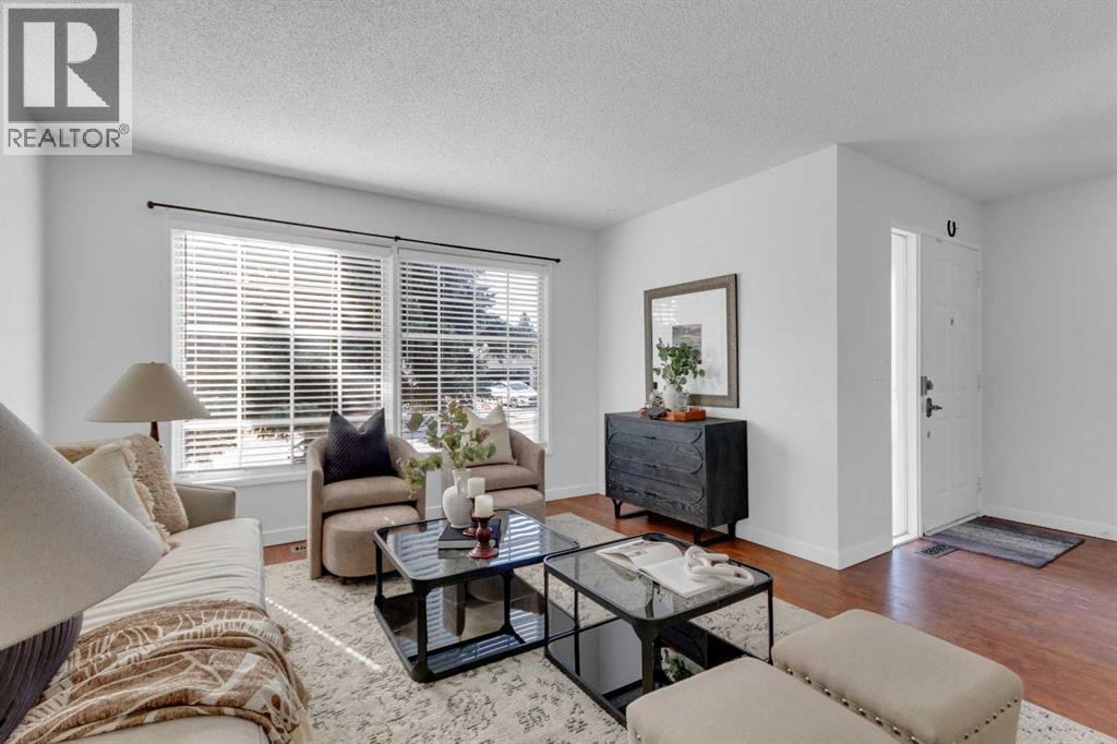 11 Woodfield Crescent Sw, Calgary, Alberta  T2W 3W2 - Photo 5 - A2297551