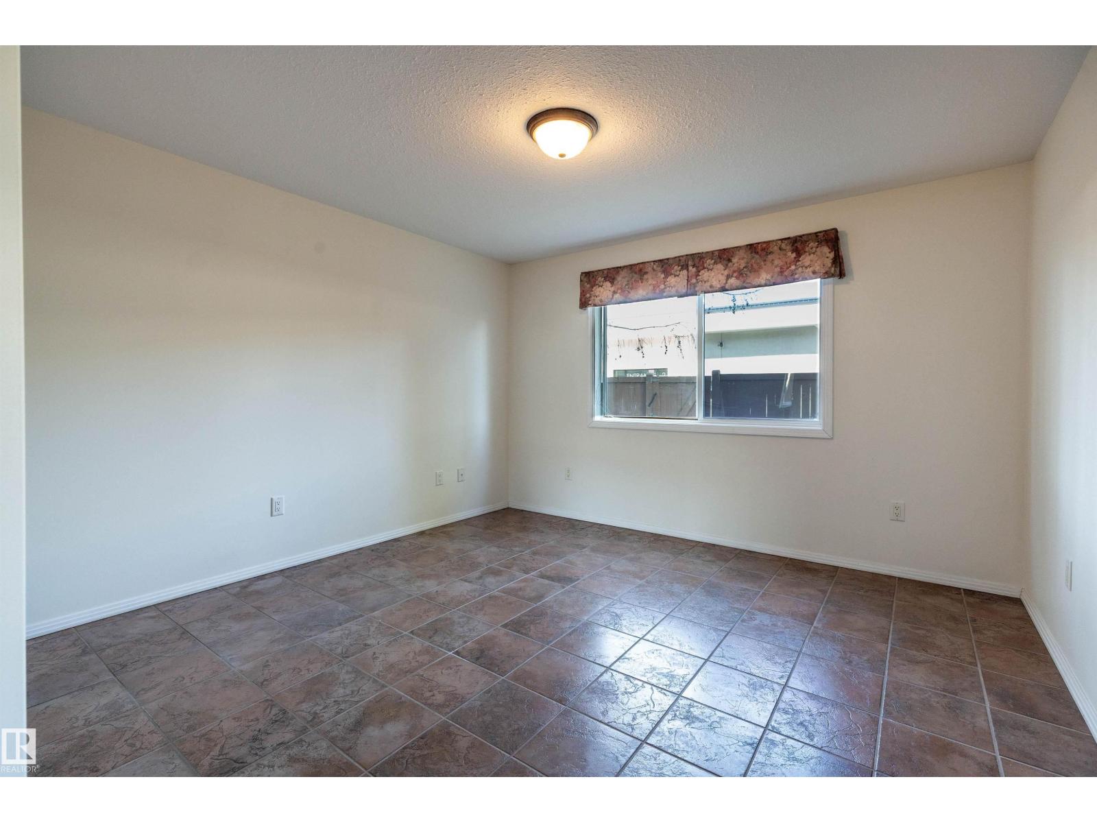 #105 8912 156 St Nw, Edmonton, Alberta  T5R 5Z2 - Photo 11 - E4482305