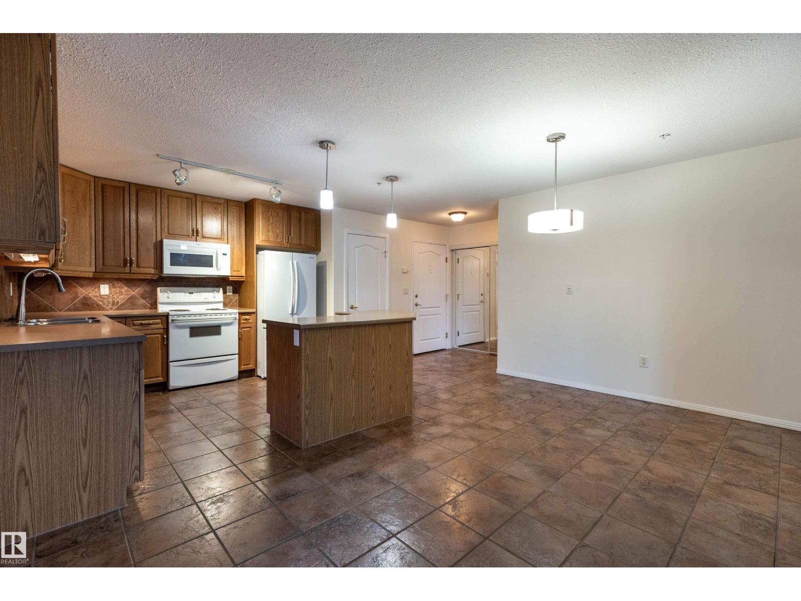 #105 8912 156 St Nw, Edmonton, Alberta  T5R 5Z2 - Photo 16 - E4482305