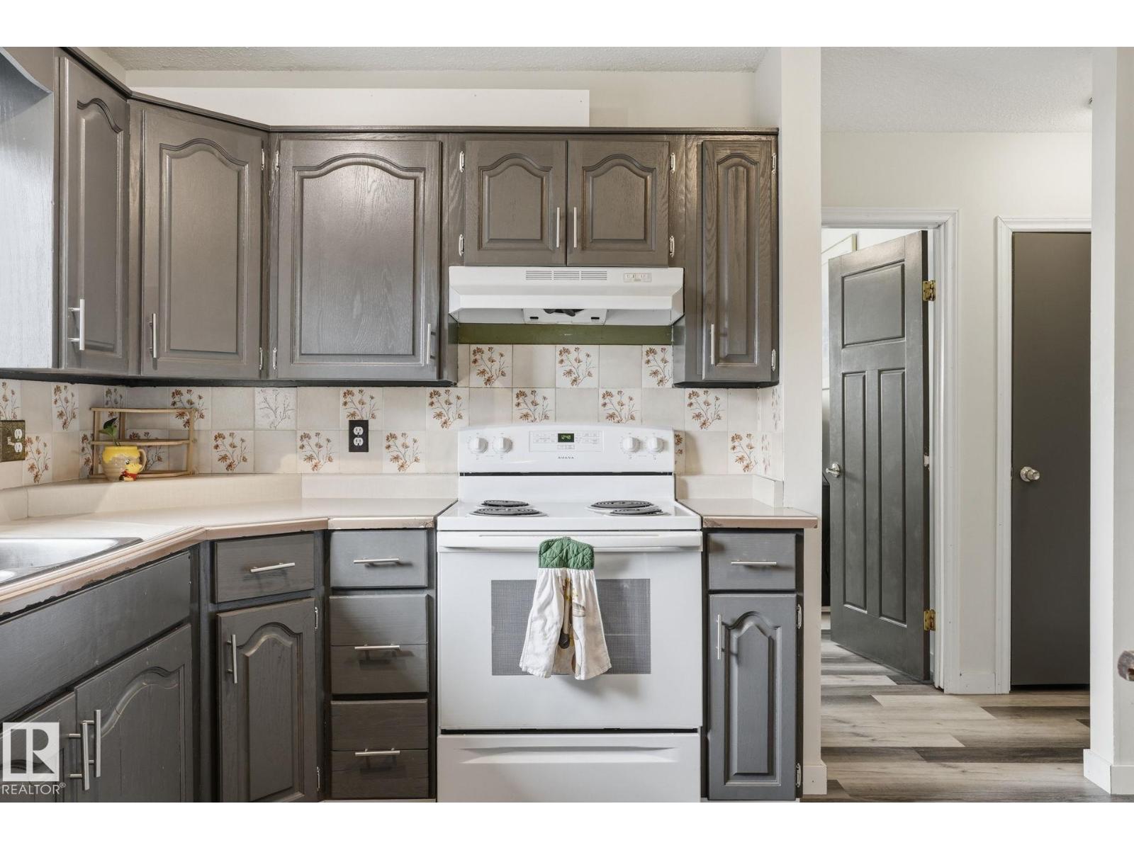 12340 St Albert Tr Nw, Edmonton, Alberta  T5L 4G8 - Photo 10 - E4482310