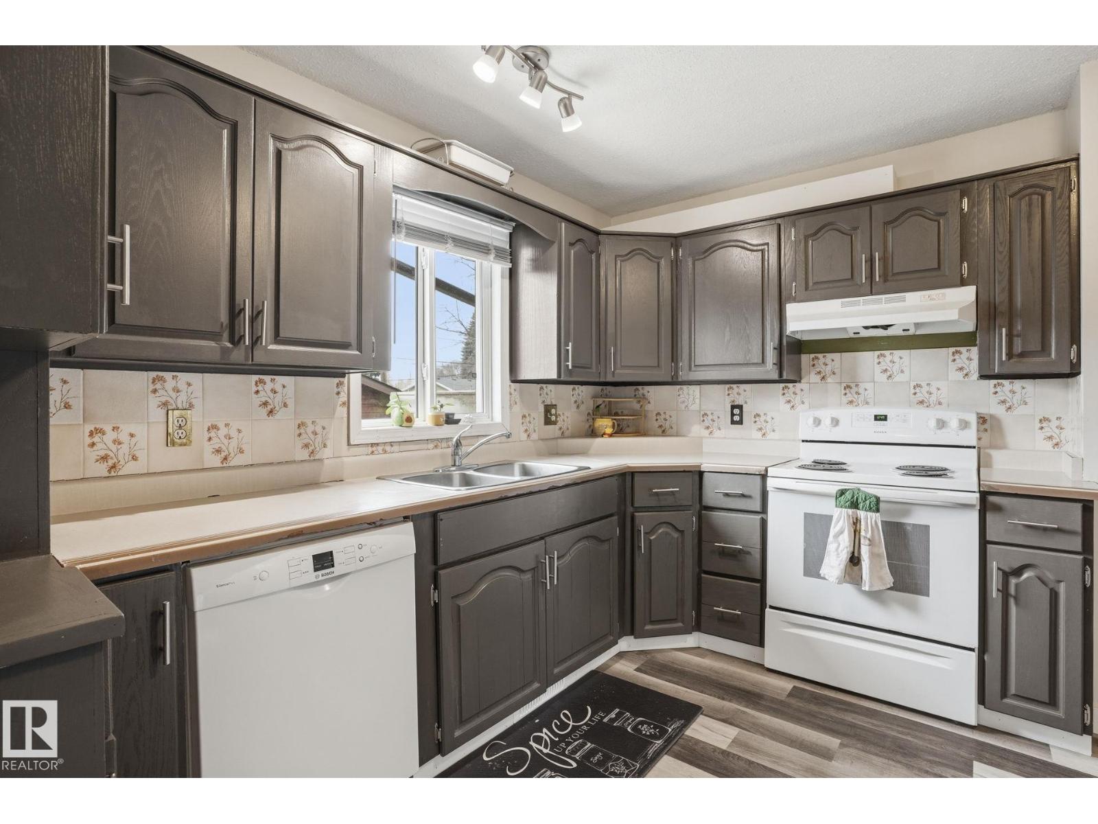 12340 St Albert Tr Nw, Edmonton, Alberta  T5L 4G8 - Photo 11 - E4482310