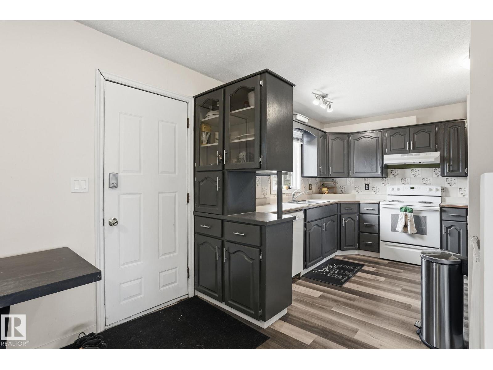 12340 St Albert Tr Nw, Edmonton, Alberta  T5L 4G8 - Photo 9 - E4482310