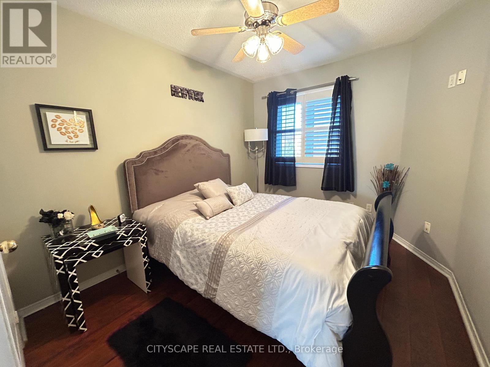 3162 Pearwood Place, Mississauga, Ontario  L5B 4H1 - Photo 11 - W13000654