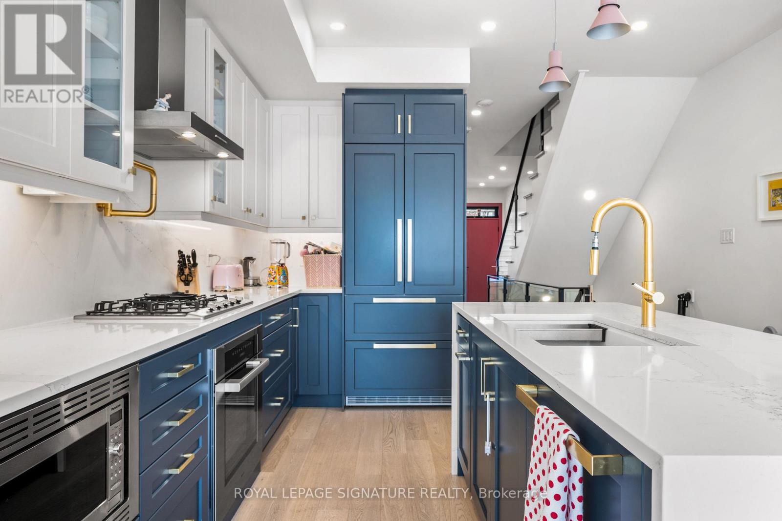 204 Mcroberts Avenue, Toronto, Ontario  M6E 0B2 - Photo 10 - W13000778