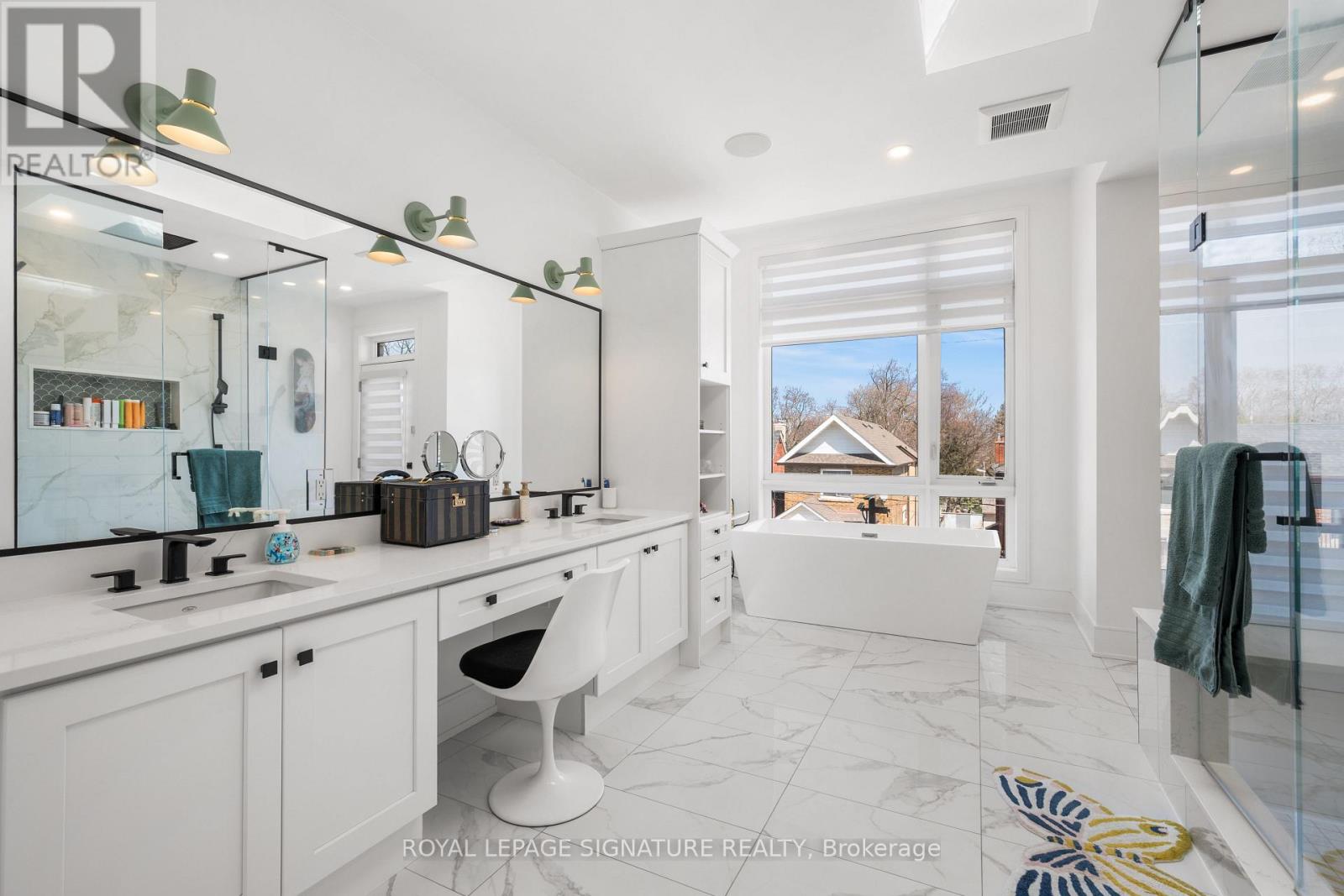 204 Mcroberts Avenue, Toronto, Ontario  M6E 0B2 - Photo 19 - W13000778