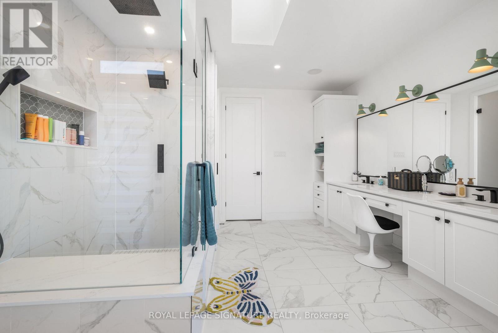 204 Mcroberts Avenue, Toronto, Ontario  M6E 0B2 - Photo 21 - W13000778