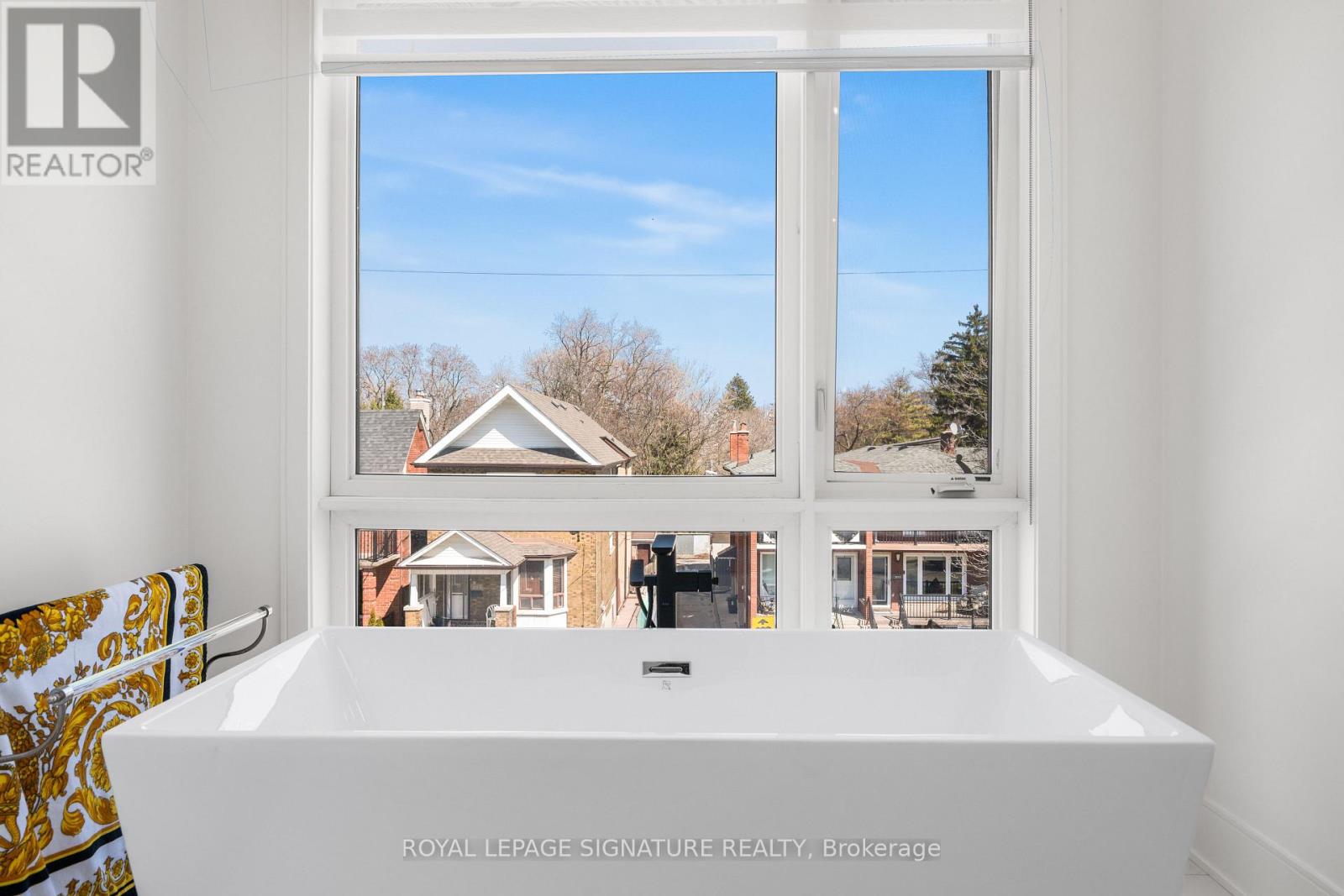 204 Mcroberts Avenue, Toronto, Ontario  M6E 0B2 - Photo 22 - W13000778