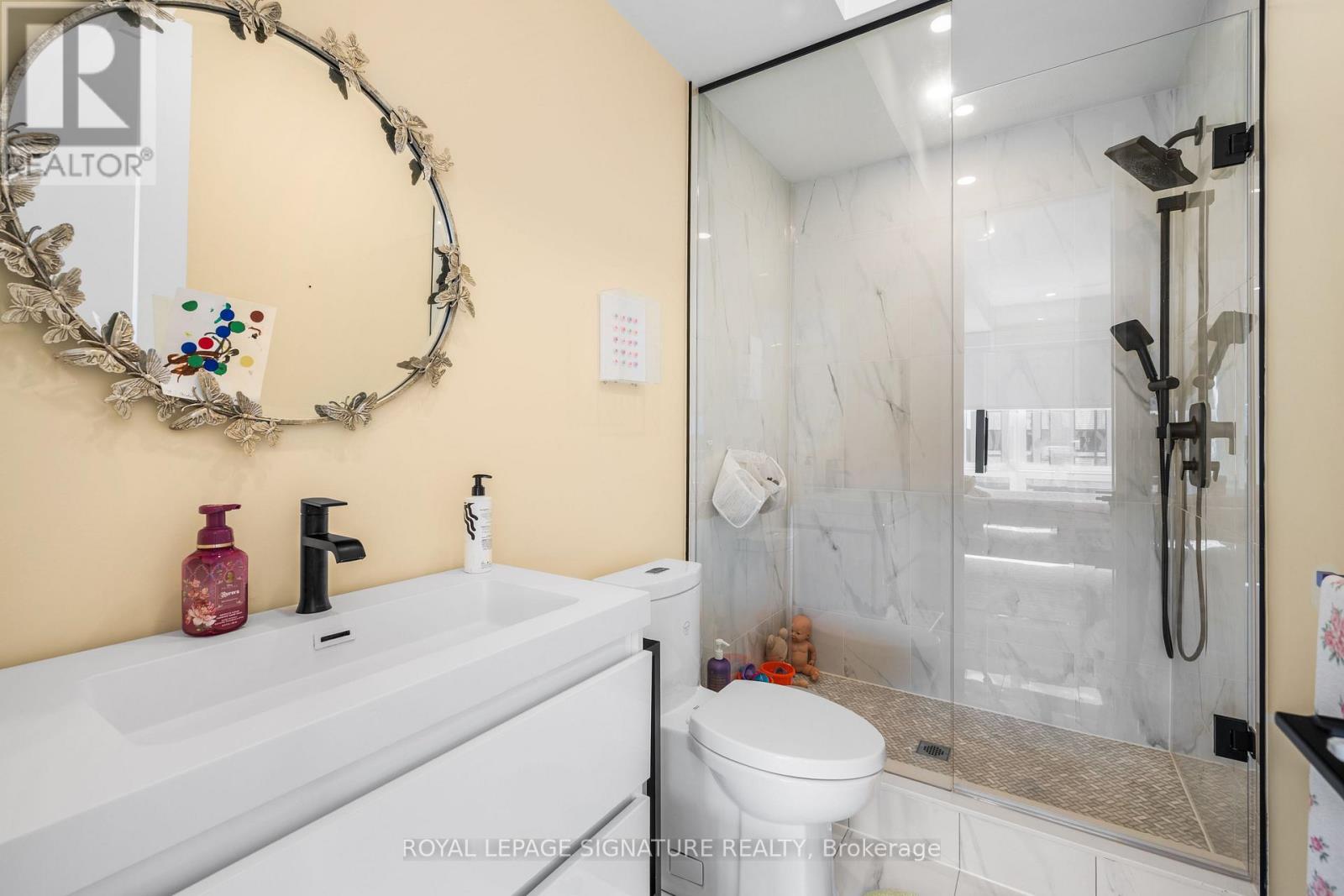 204 Mcroberts Avenue, Toronto, Ontario  M6E 0B2 - Photo 27 - W13000778