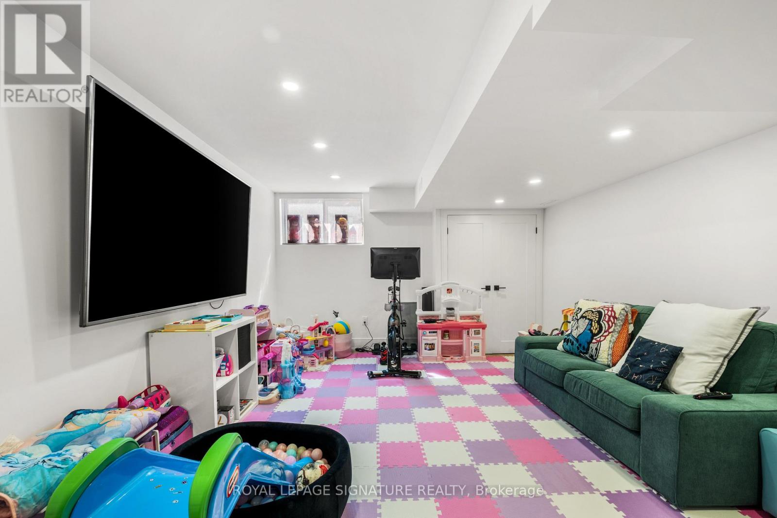 204 Mcroberts Avenue, Toronto, Ontario  M6E 0B2 - Photo 32 - W13000778