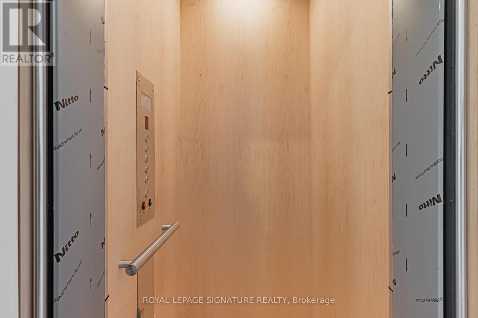 204 Mcroberts Avenue, Toronto, Ontario  M6E 0B2 - Photo 36 - W13000778