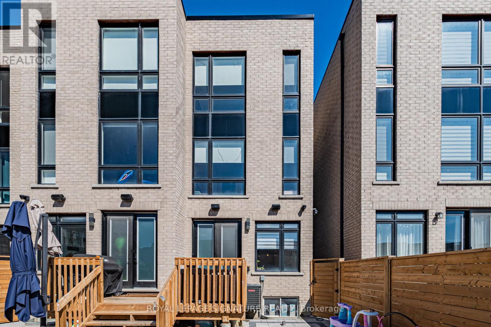 204 Mcroberts Avenue, Toronto, Ontario  M6E 0B2 - Photo 37 - W13000778