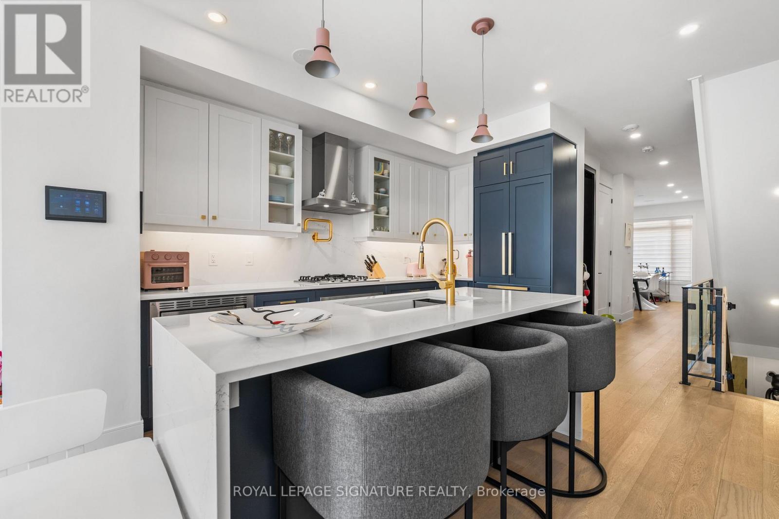 204 Mcroberts Avenue, Toronto, Ontario  M6E 0B2 - Photo 9 - W13000778