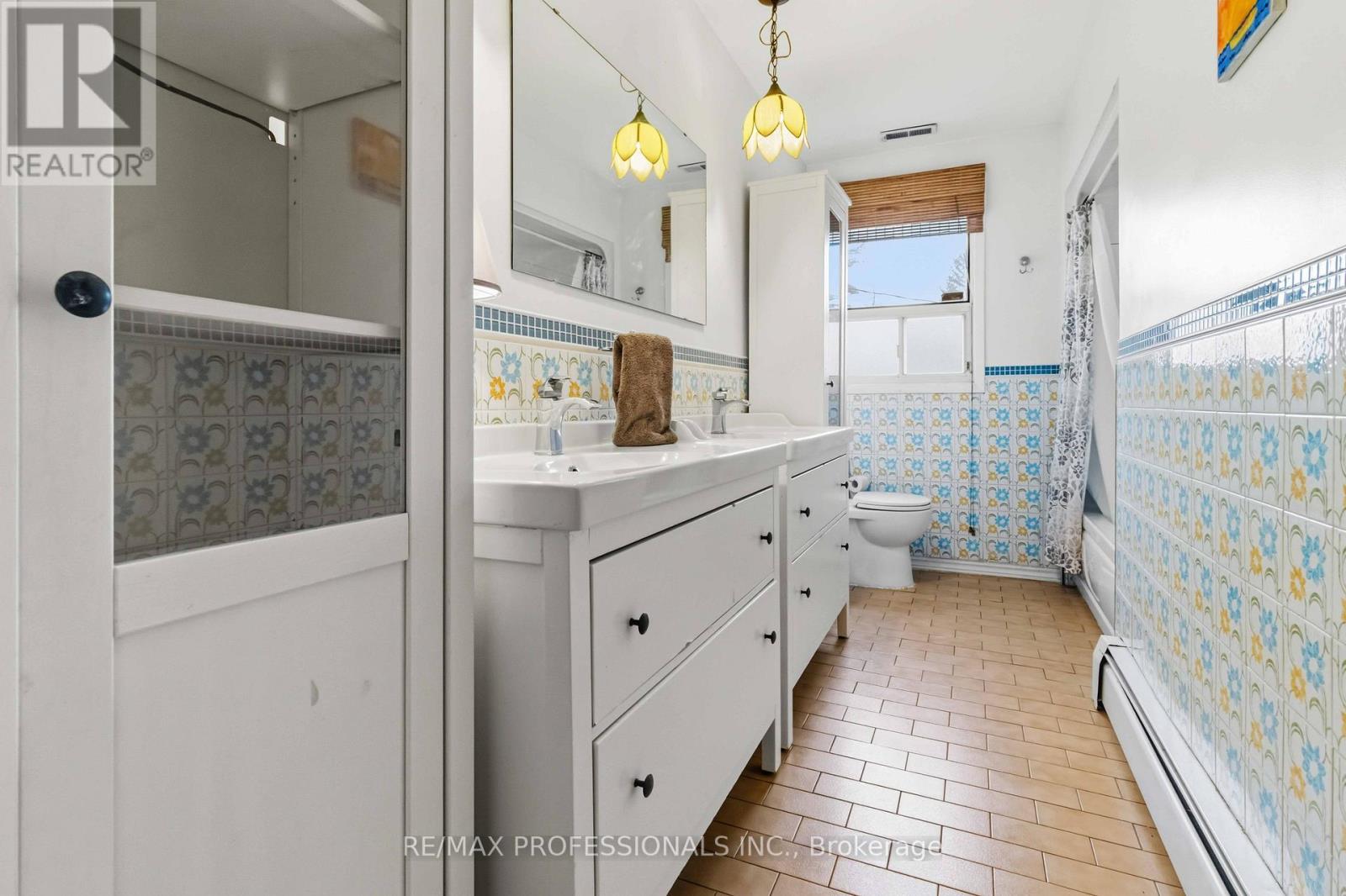 118 Tandridge Crescent, Toronto, Ontario  M9W 5N9 - Photo 11 - W13000780