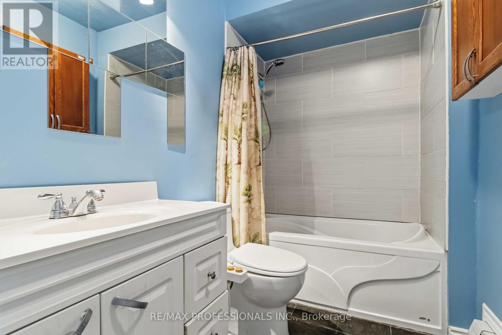 118 Tandridge Crescent, Toronto, Ontario  M9W 5N9 - Photo 12 - W13000780