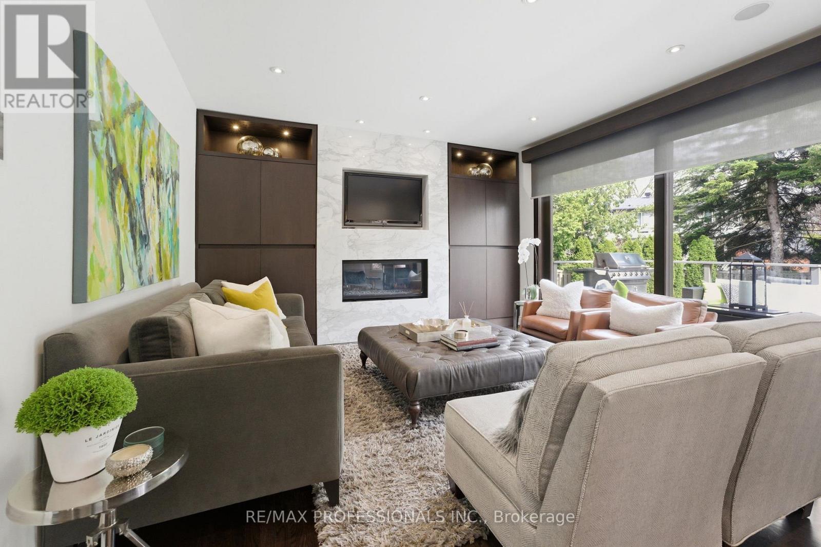 17 Rockingham Drive, Toronto, Ontario  M9A 1P2 - Photo 4 - W13000830