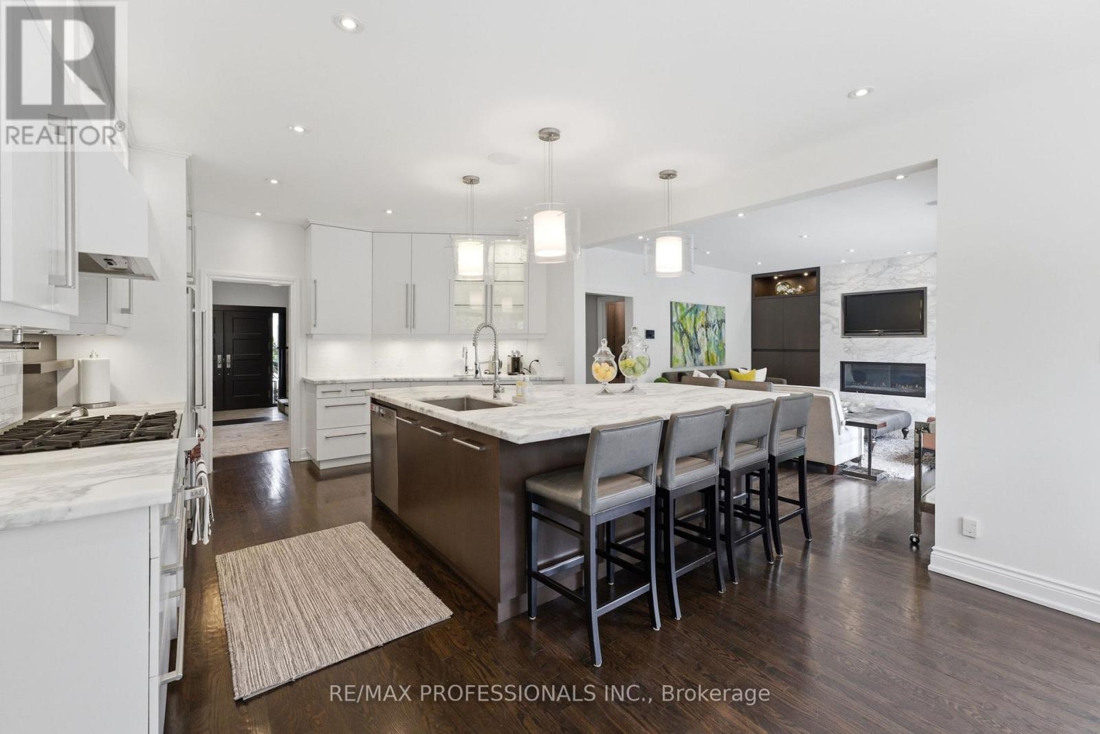 17 Rockingham Drive, Toronto, Ontario  M9A 1P2 - Photo 7 - W13000830