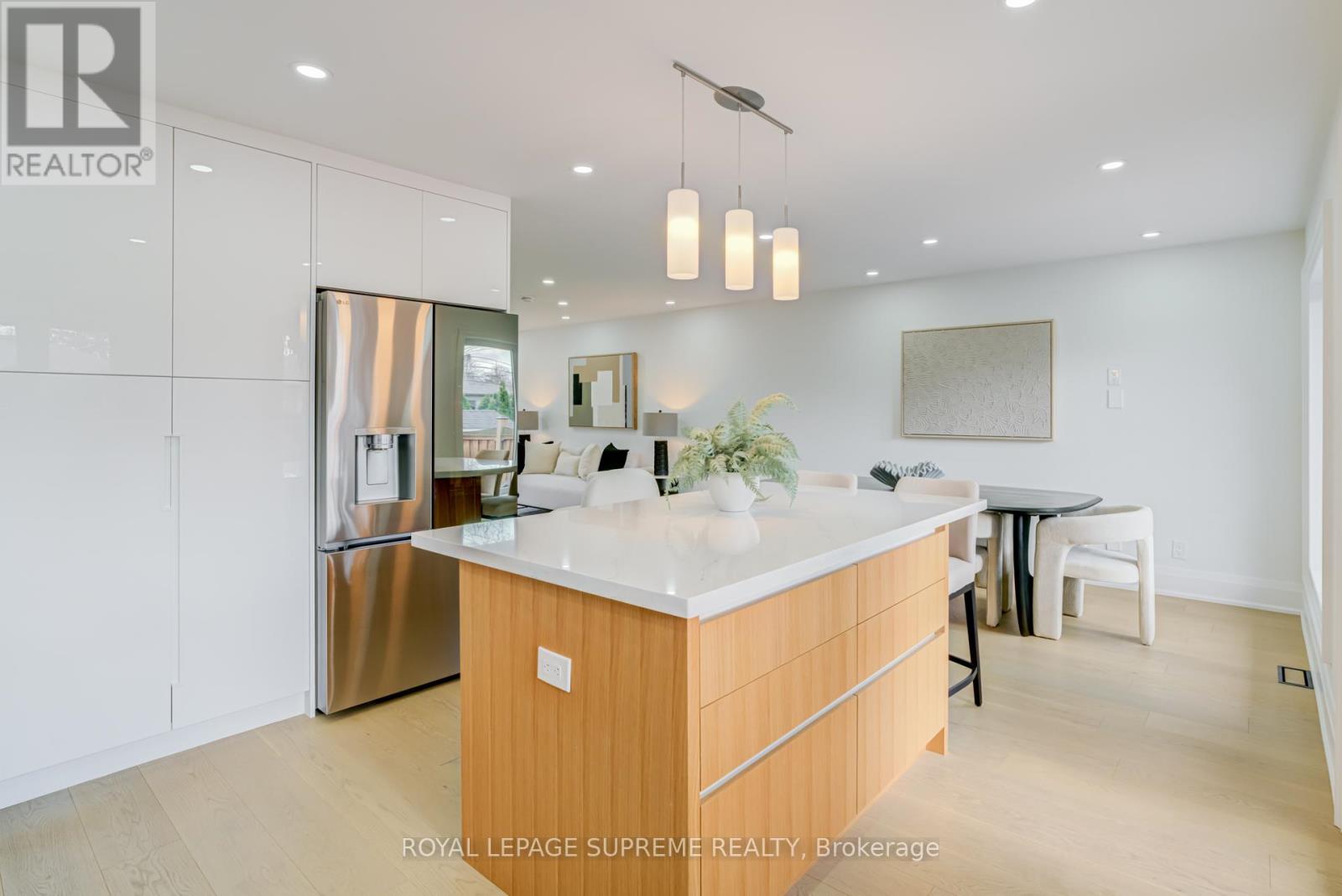 21 Spencely Court, Toronto, Ontario  M9P 1N4 - Photo 10 - W13000832