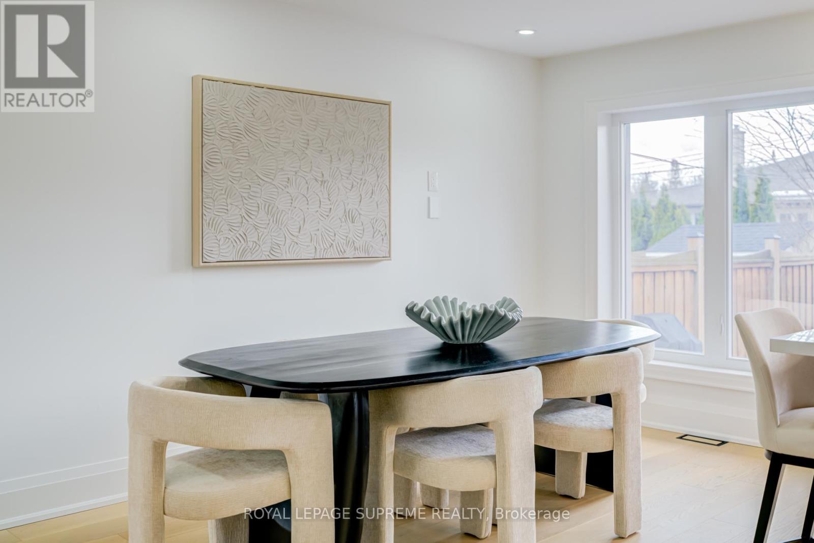 21 Spencely Court, Toronto, Ontario  M9P 1N4 - Photo 11 - W13000832